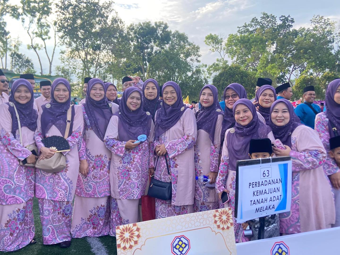 Alina Batik Pakaian Seragam Batik — gambar 2